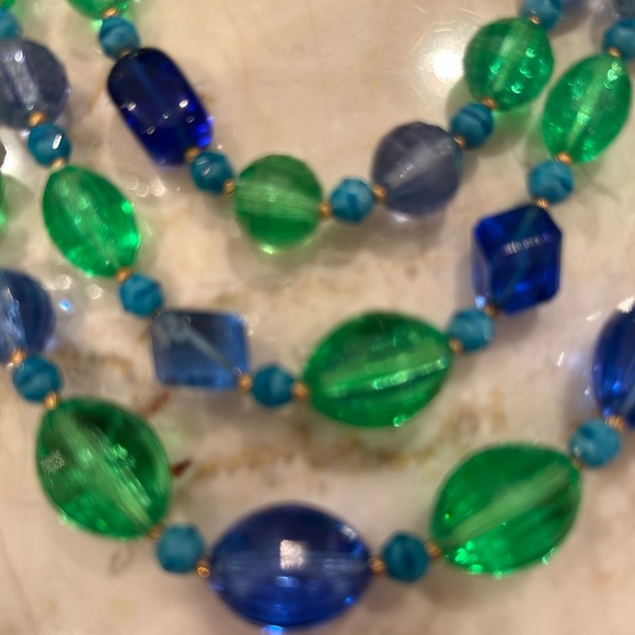 Hattie Carnegie Triple Strand Necklace and Earrings Set Vintage - Picture 10 of 10